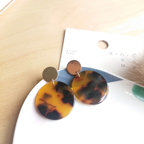 Jewelry - Unique Design//Double Circles Acrylic Earrings